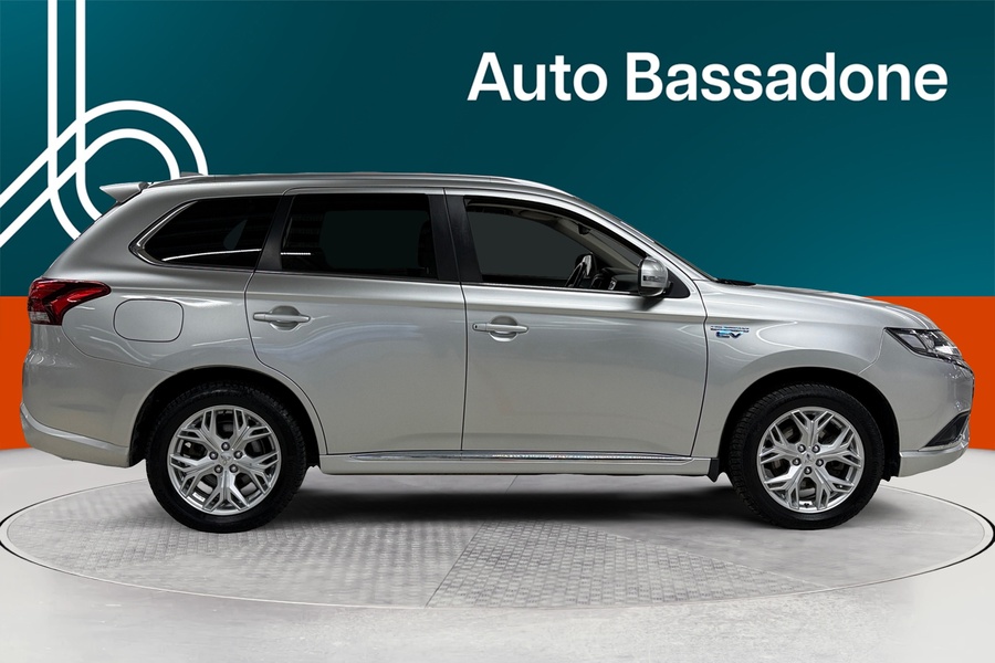 Mitsubishi Outlander PHEV vaihtoauto