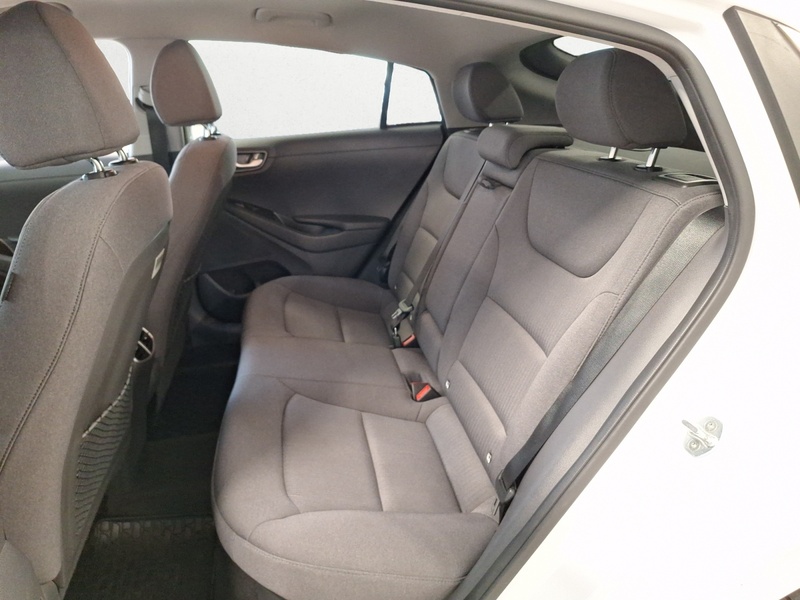 Hyundai IONIQ hybrid vaihtoauto