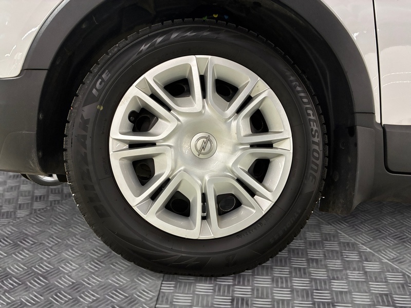 Opel Crossland X vaihtoauto