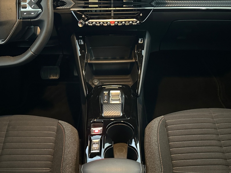 Peugeot e-2008 vaihtoauto