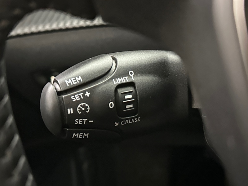 Peugeot e-2008 vaihtoauto