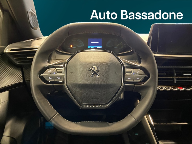 Peugeot e-2008 vaihtoauto