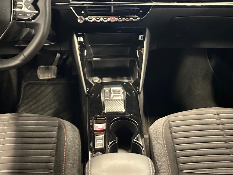 Peugeot e-2008 vaihtoauto