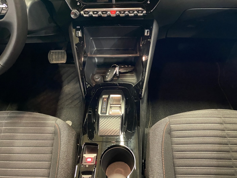 Peugeot e-2008 vaihtoauto