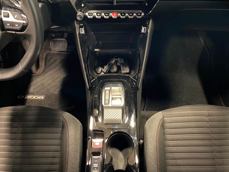 Peugeot e-2008 vaihtoauto