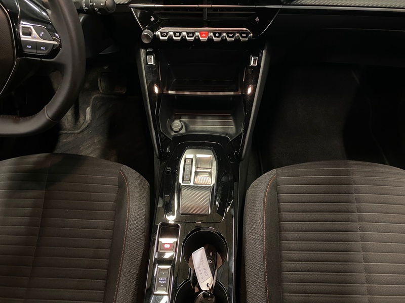 Peugeot e-2008 vaihtoauto