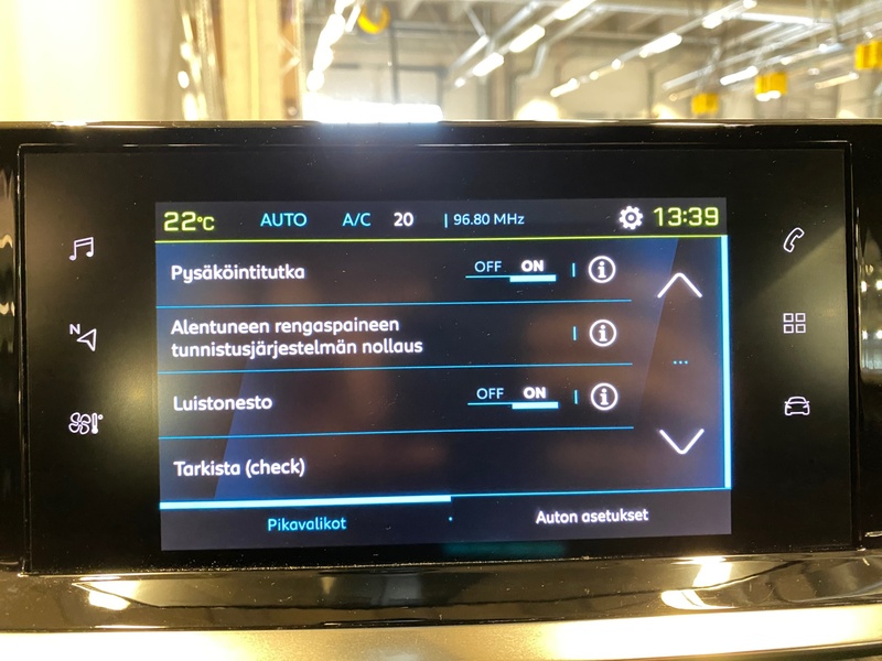 Peugeot e-2008 vaihtoauto