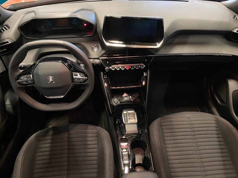 Peugeot e-2008 vaihtoauto