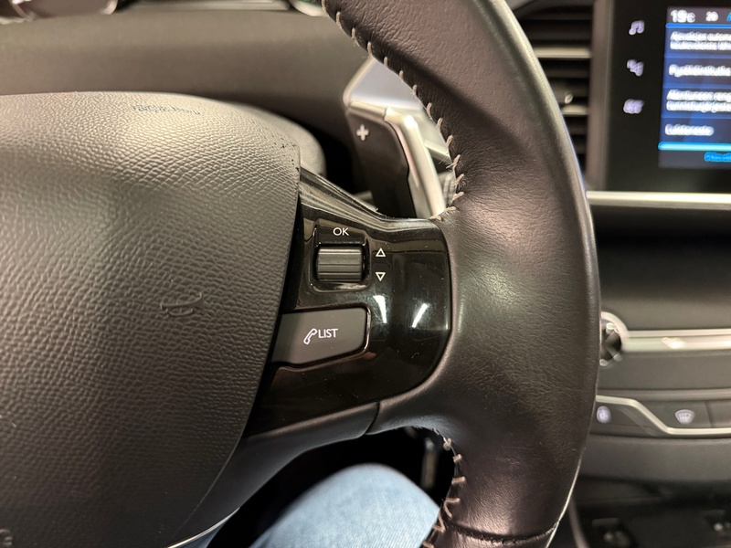 Peugeot 308 vaihtoauto