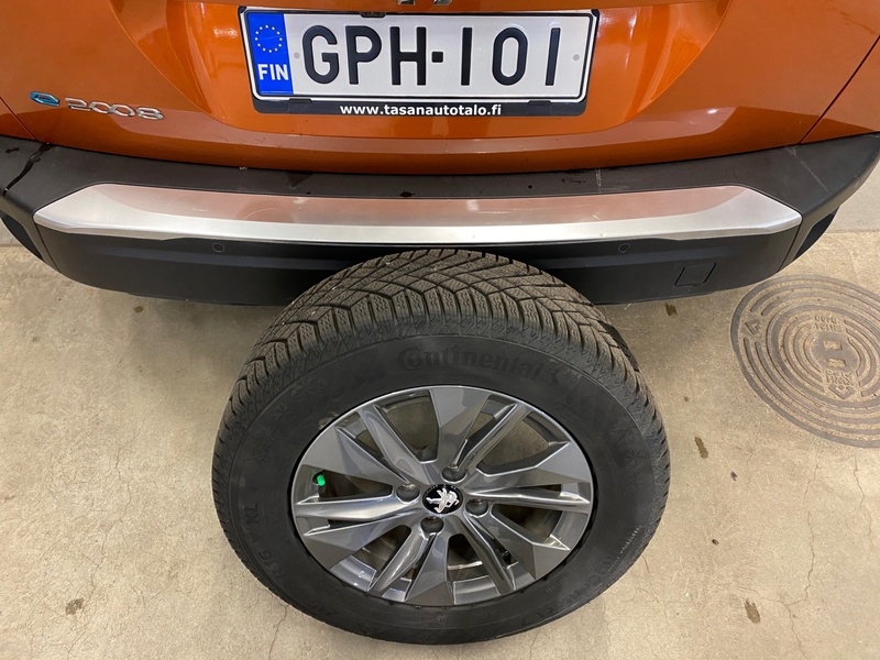 Peugeot e-2008 vaihtoauto