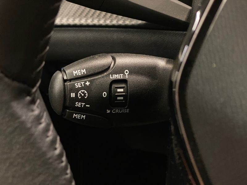 Peugeot e-2008 vaihtoauto