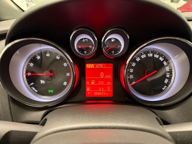 Opel Astra vaihtoauto