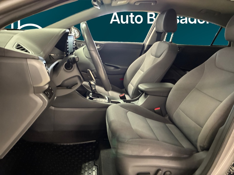 Hyundai IONIQ hybrid vaihtoauto