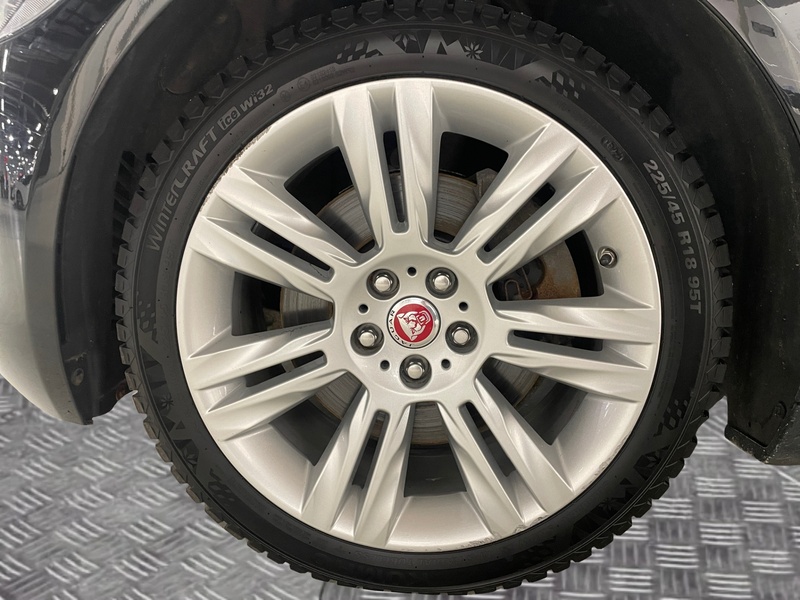 Jaguar XF vaihtoauto