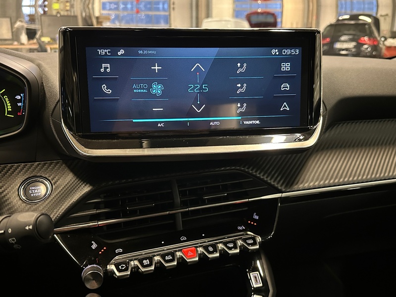 Peugeot e-2008 vaihtoauto