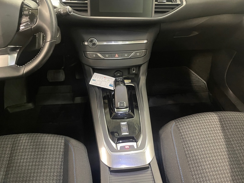 Peugeot 308 vaihtoauto