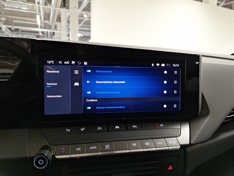 Opel Astra vaihtoauto