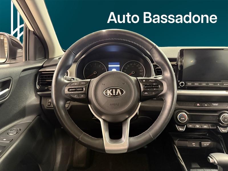 Kia Stonic vaihtoauto