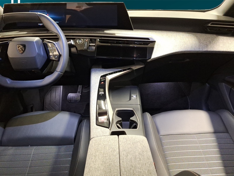 Peugeot E-3008 vaihtoauto