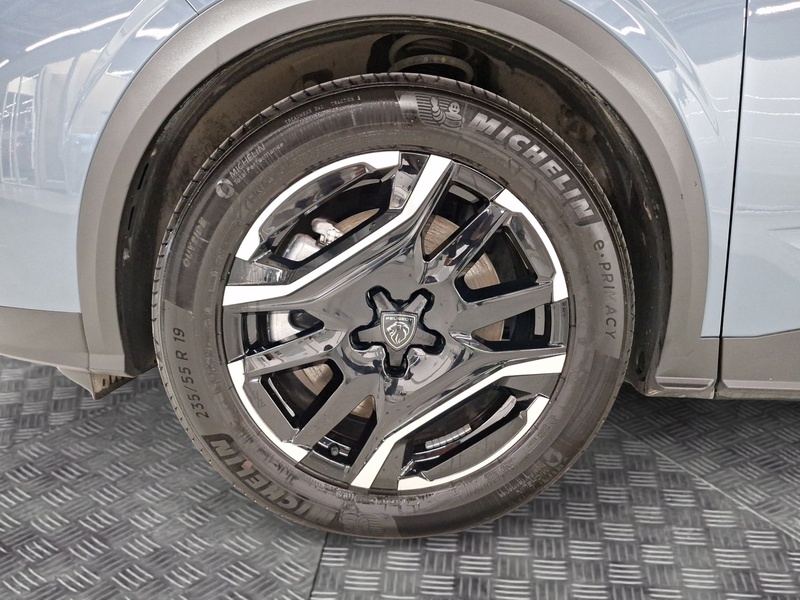 Peugeot E-3008 vaihtoauto