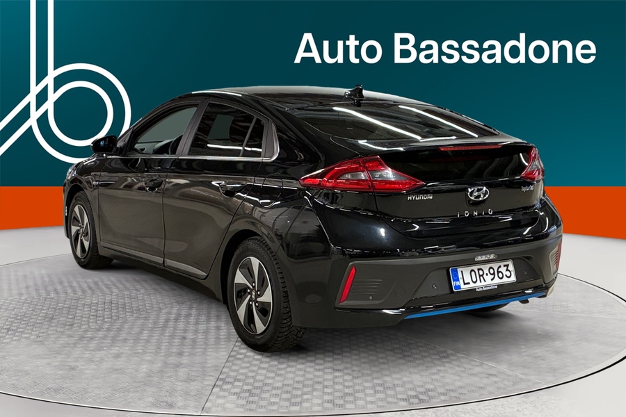 Hyundai IONIQ hybrid vaihtoauto