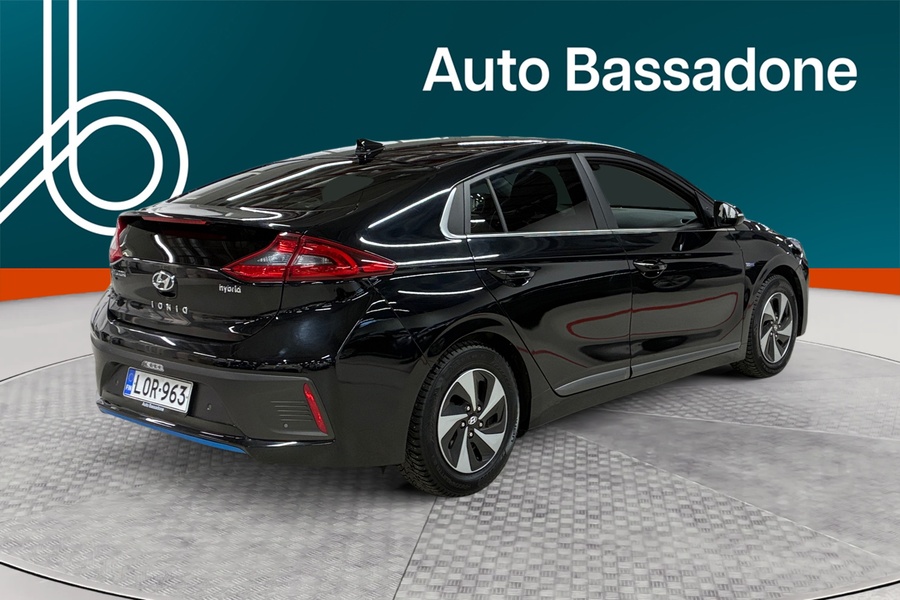 Hyundai IONIQ hybrid vaihtoauto