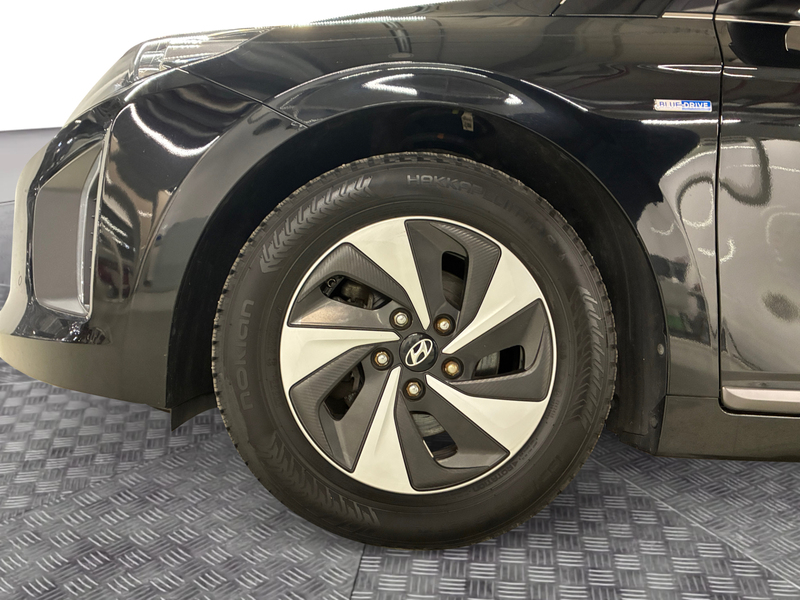 Hyundai IONIQ hybrid vaihtoauto