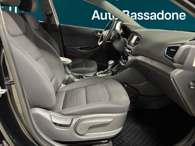 Hyundai IONIQ hybrid vaihtoauto