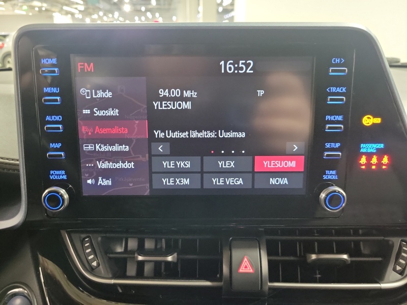 Toyota C-HR vaihtoauto