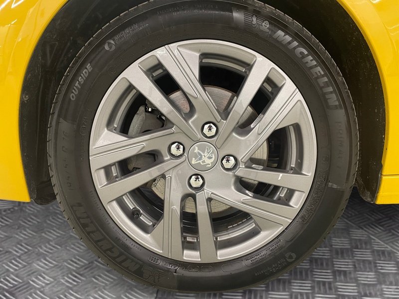 Peugeot 208 vaihtoauto