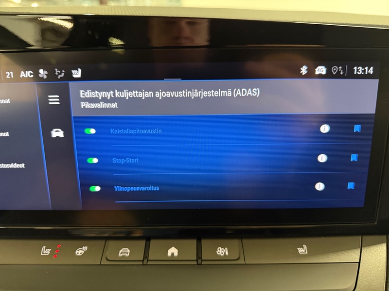 Opel Astra vaihtoauto