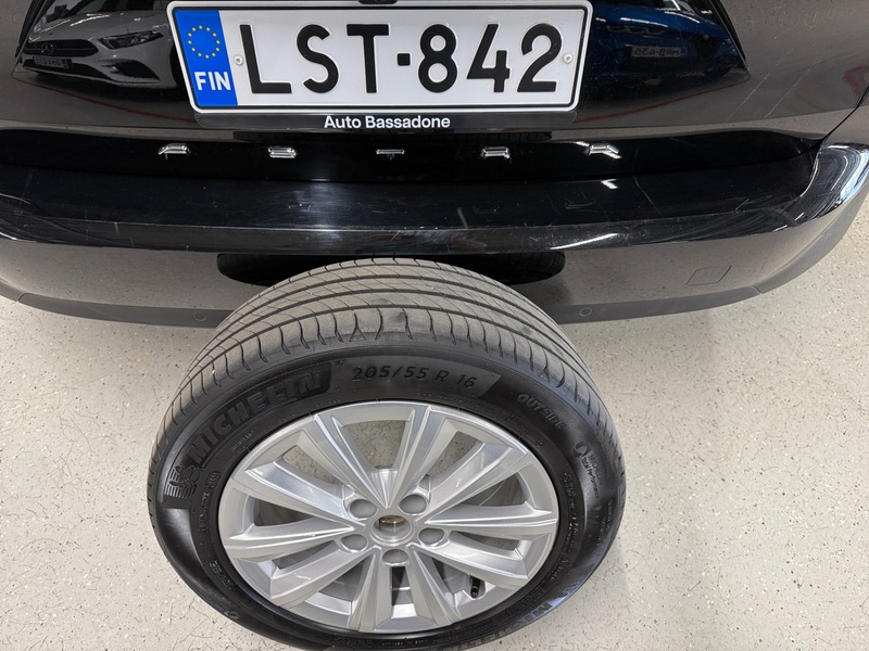 Opel Astra vaihtoauto