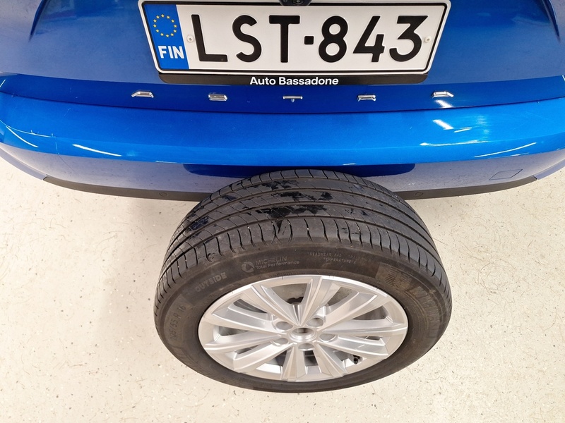 Opel Astra vaihtoauto