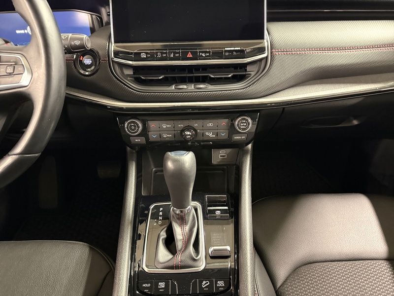 Jeep Compass vaihtoauto