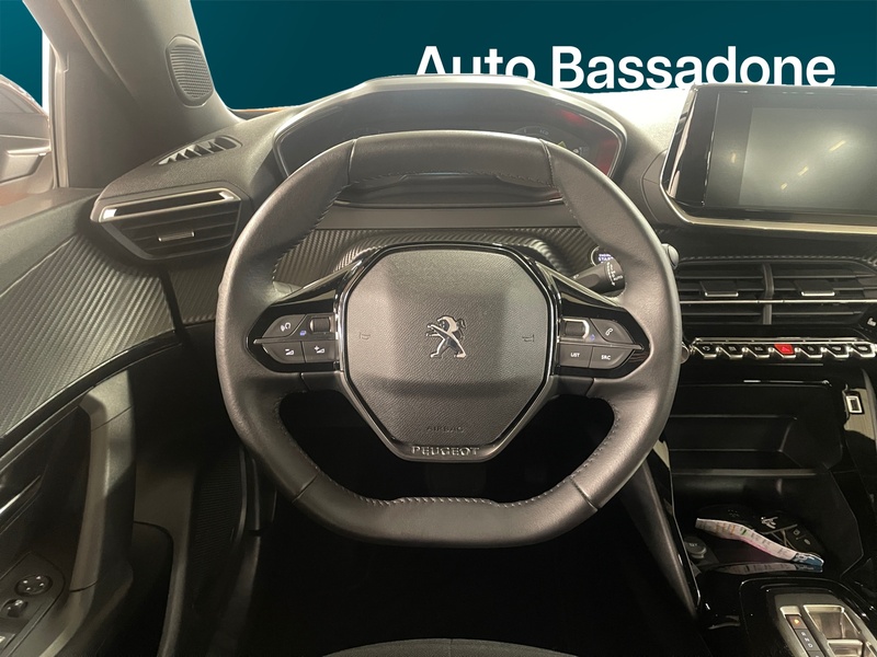 Peugeot e-2008 vaihtoauto