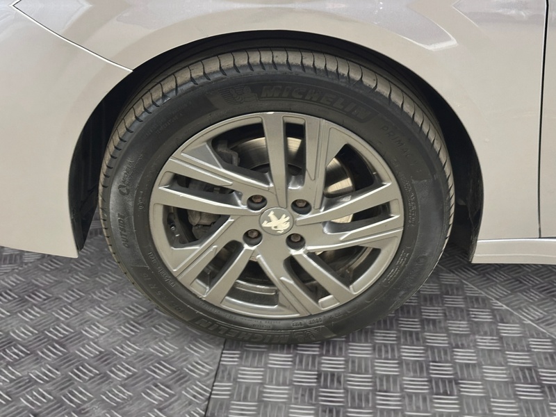 Peugeot 208 vaihtoauto