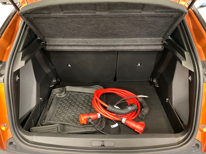 Peugeot e-2008 vaihtoauto