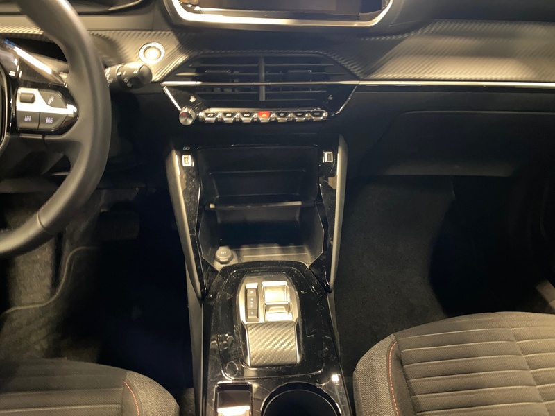 Peugeot e-2008 vaihtoauto