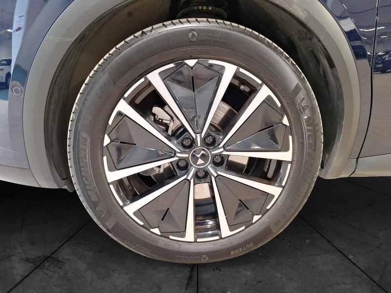 DS 7 vaihtoauto