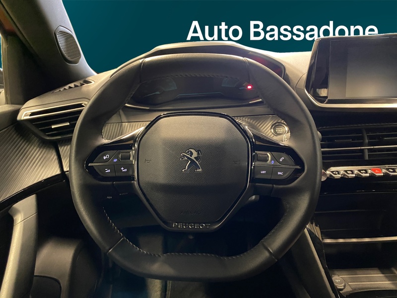 Peugeot e-2008 vaihtoauto