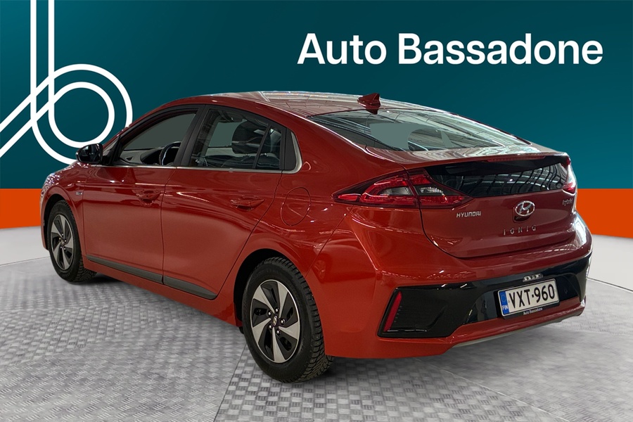 Hyundai IONIQ hybrid vaihtoauto