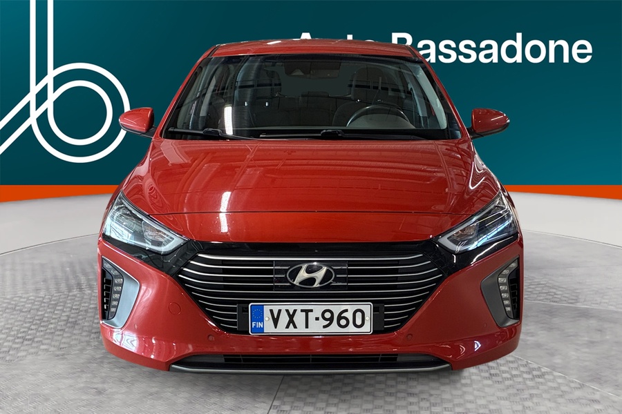 Hyundai IONIQ hybrid vaihtoauto