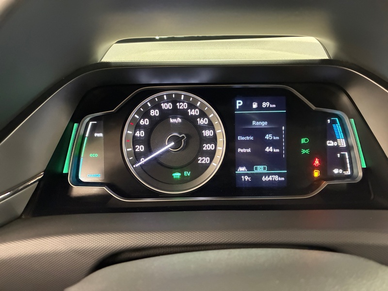 Hyundai IONIQ plug-in vaihtoauto