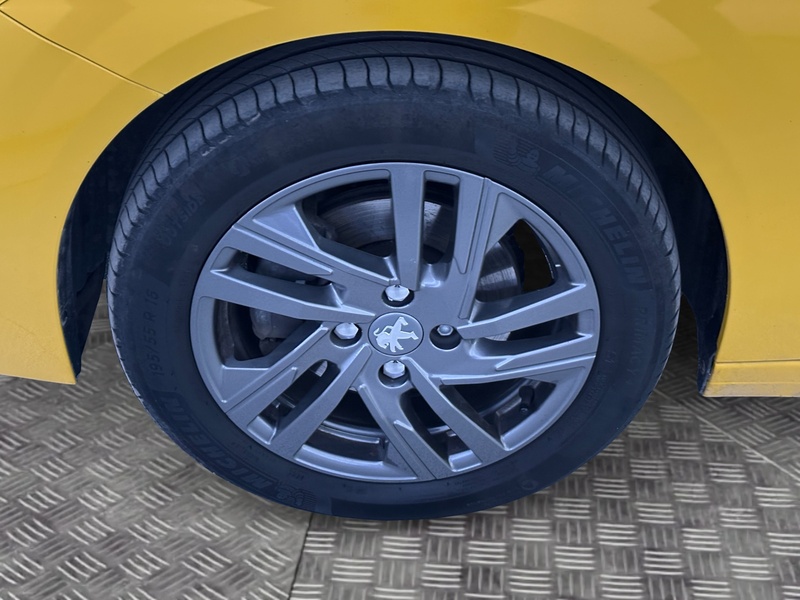 Peugeot 208 vaihtoauto