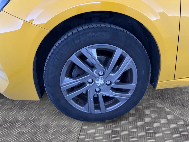 Peugeot 208 vaihtoauto