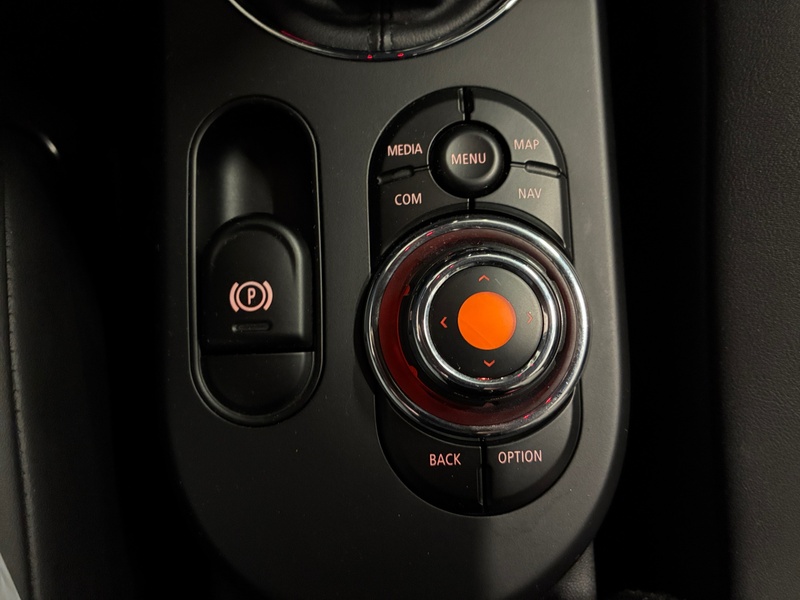 Mini Hatchback vaihtoauto