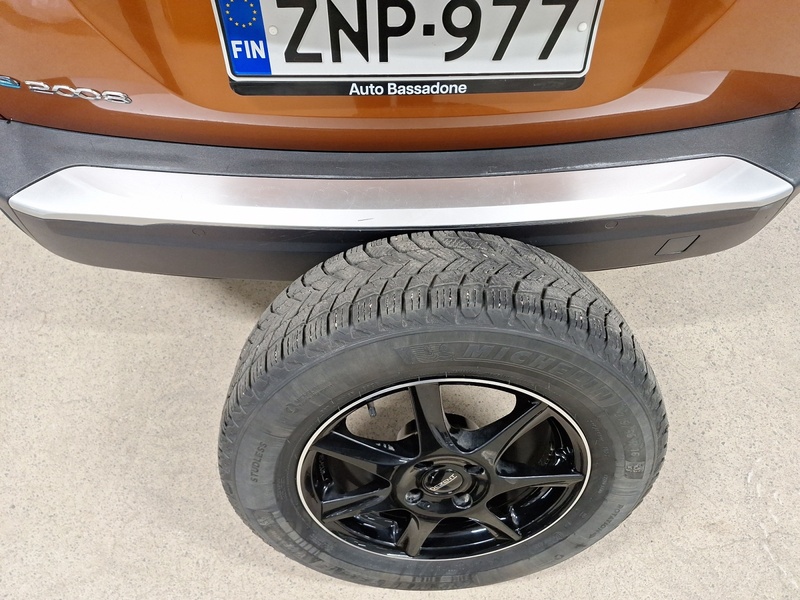 Peugeot e-2008 vaihtoauto