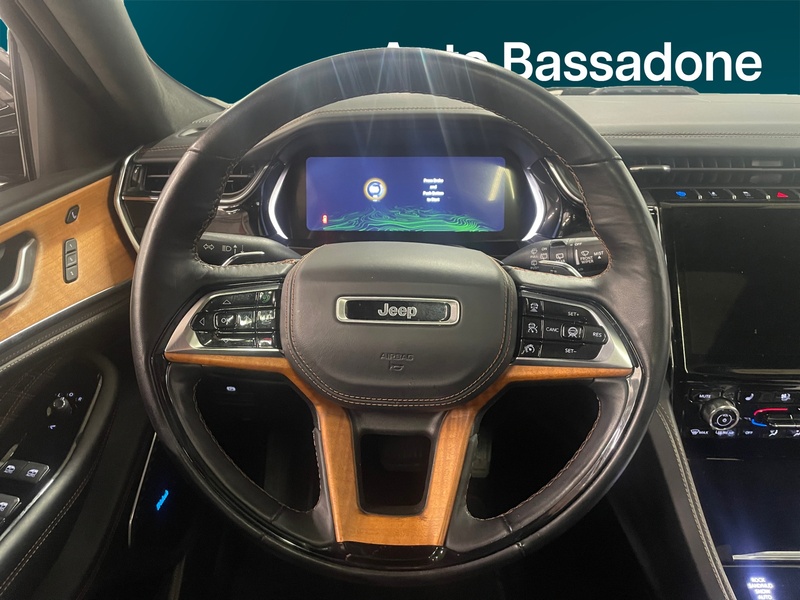 Jeep Grand Cherokee vaihtoauto