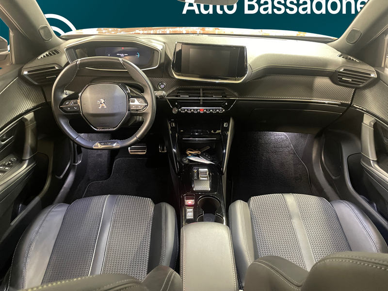 Peugeot e-2008 vaihtoauto