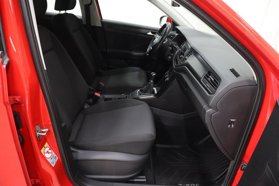 Volkswagen T-Roc vaihtoauto